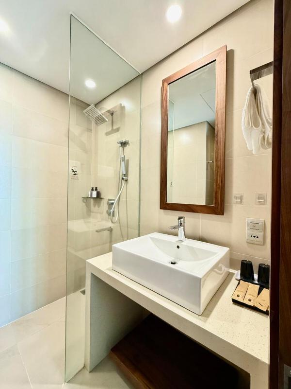 2BR Beachfront À La Carte Ocean View Near My Khe Beach - image 10
