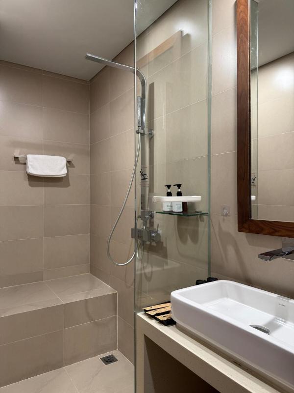 2BR Beachfront À La Carte Ocean View Near My Khe Beach - image 6