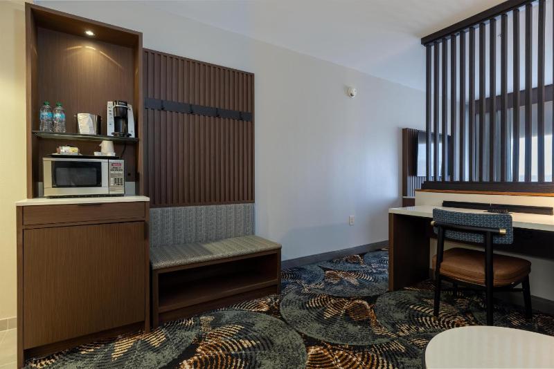DoubleTree By Hilton Hotel Savannah Airport - image 40