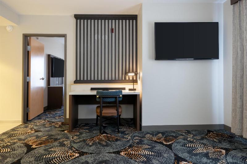 DoubleTree By Hilton Hotel Savannah Airport - image 39