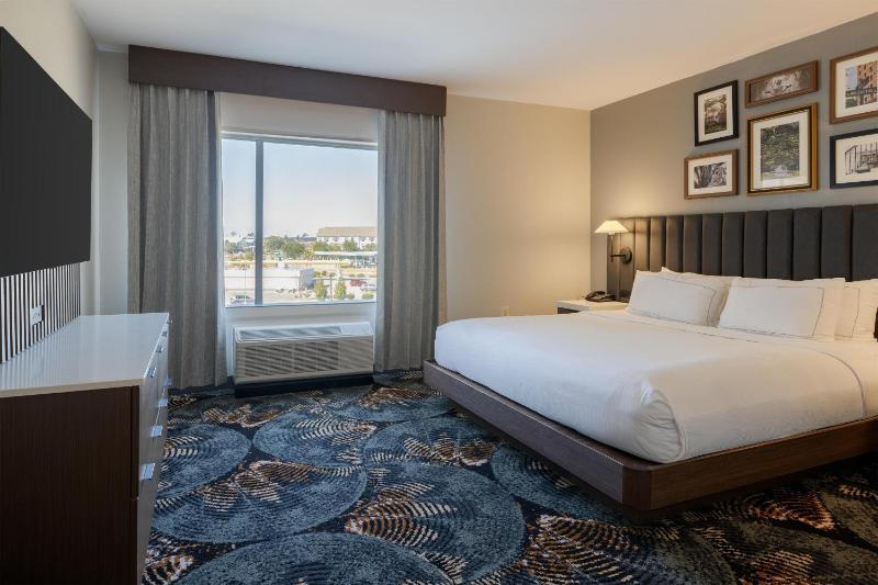 DoubleTree By Hilton Hotel Savannah Airport - image 44