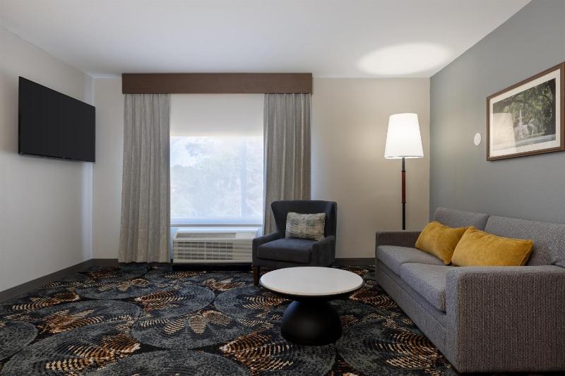 DoubleTree By Hilton Hotel Savannah Airport - image 45