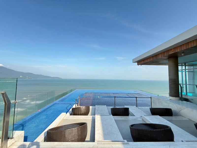 2BR Beachfront À La Carte Ocean View Near My Khe Beach - image 9