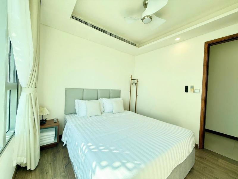 2BR Beachfront À La Carte Ocean View Near My Khe Beach - image 16