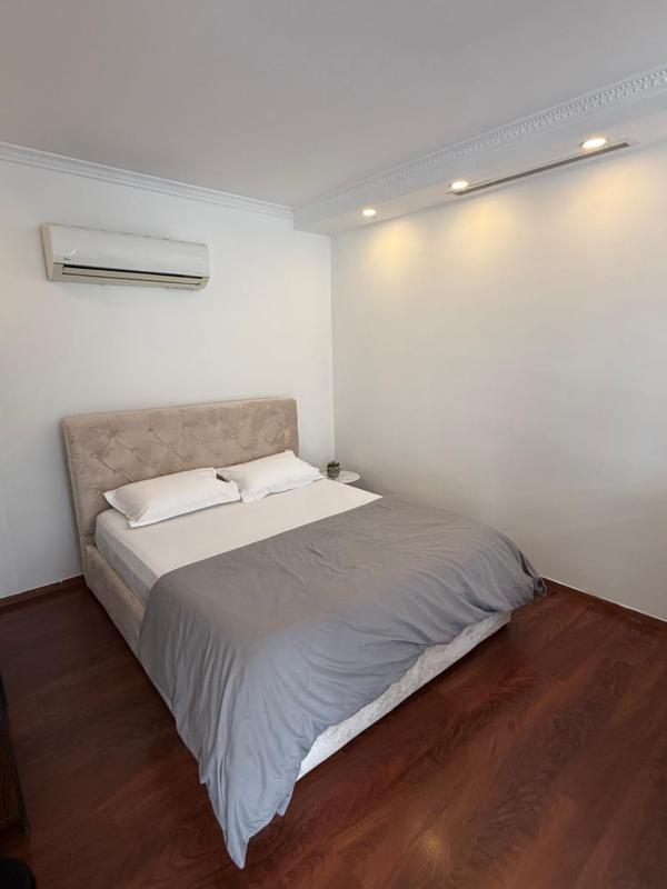 Studio in Bllok Tirana - image 7