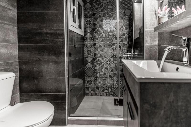 3 Bedroom Petralona - image 3