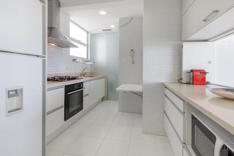 Rio082 - Charming beachfront apartment in Ipanema - image 12