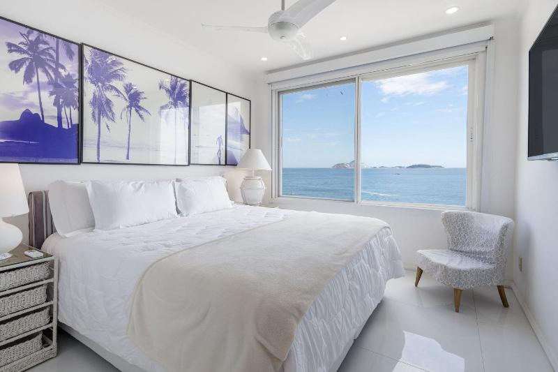 Rio082 - Charming beachfront apartment in Ipanema - image 7