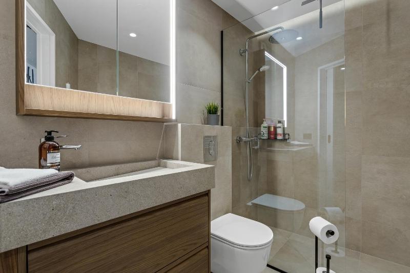 Skolo Rainbow Street Apartments - image 2