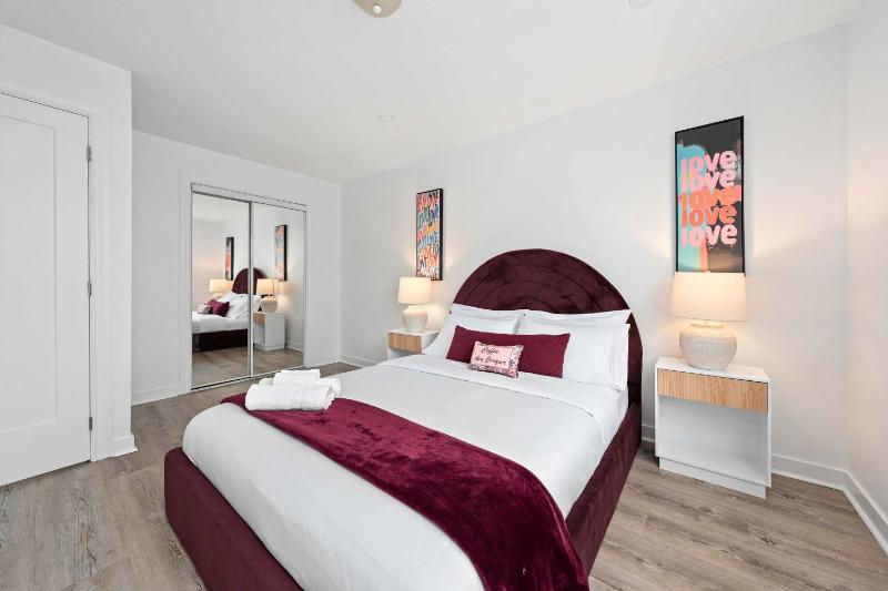 Casa Hotels College Modern Suite Near Little Italy Walk to Transit - image 11