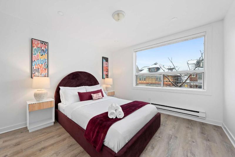 Casa Hotels College Modern Suite Near Little Italy Walk to Transit - image 8