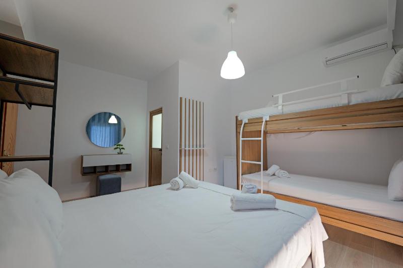Sunny Hotel - image 14