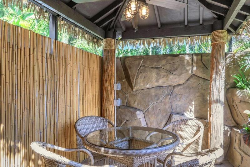 Coral Falls-Private Resort-Style Retreat with Pool Spa Tiki Hut - image 35