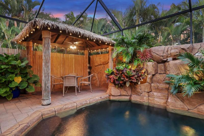 Coral Falls-Private Resort-Style Retreat with Pool Spa Tiki Hut - image 17