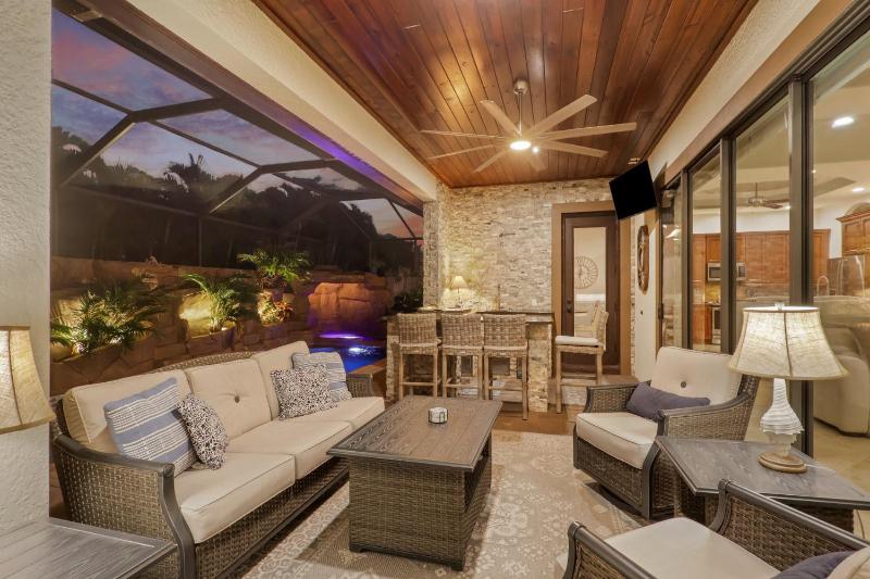 Coral Falls-Private Resort-Style Retreat with Pool Spa Tiki Hut - image 9