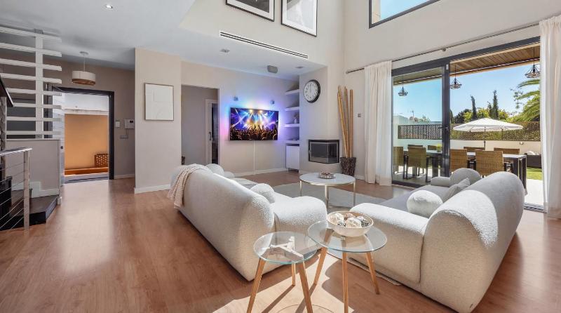 VACATION MARBELLA I Villa Riviera Del Sol Private Pool Jacuzzi Sauna Gym Cinema Billiard Walking Distance to the Beach - image 19