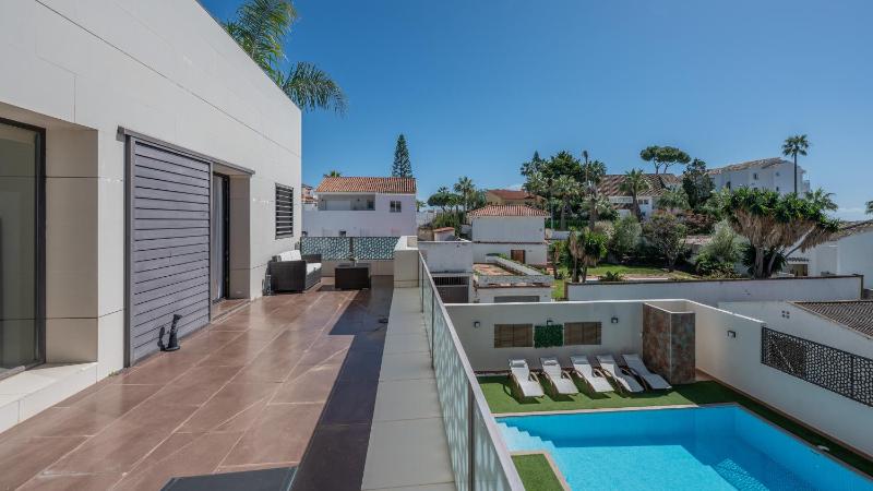 VACATION MARBELLA I Villa Riviera Del Sol Private Pool Jacuzzi Sauna Gym Cinema Billiard Walking Distance to the Beach - image 18