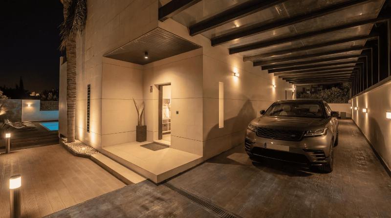 VACATION MARBELLA I Villa Riviera Del Sol Private Pool Jacuzzi Sauna Gym Cinema Billiard Walking Distance to the Beach - image 27