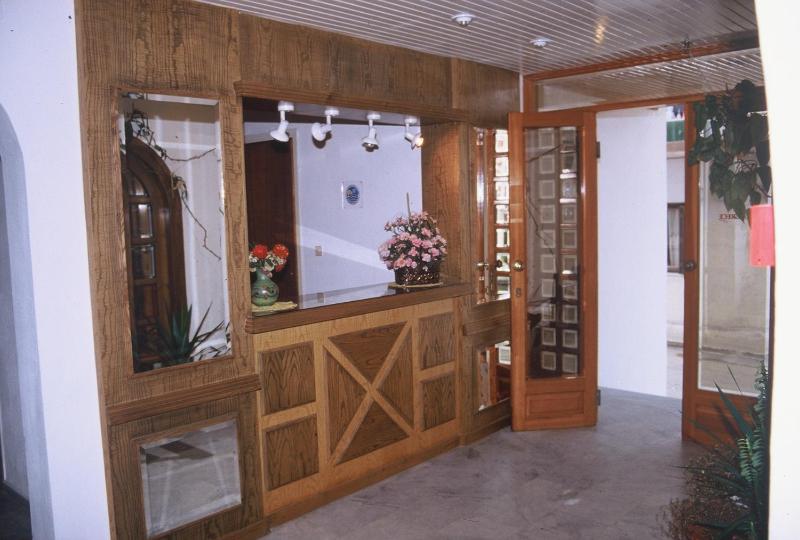 Friday Hotel - image 9