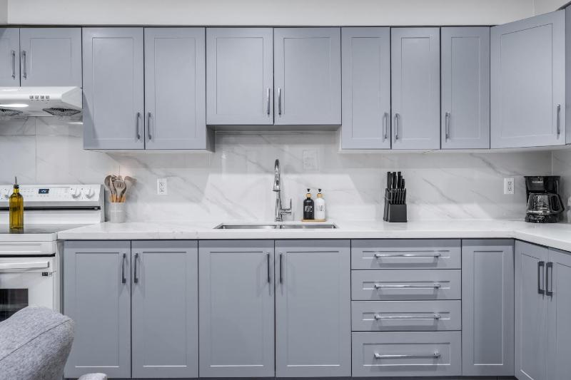 Casa Hotels College Prime Suite Near Trinity Bellwoods & Little Italy - image 15