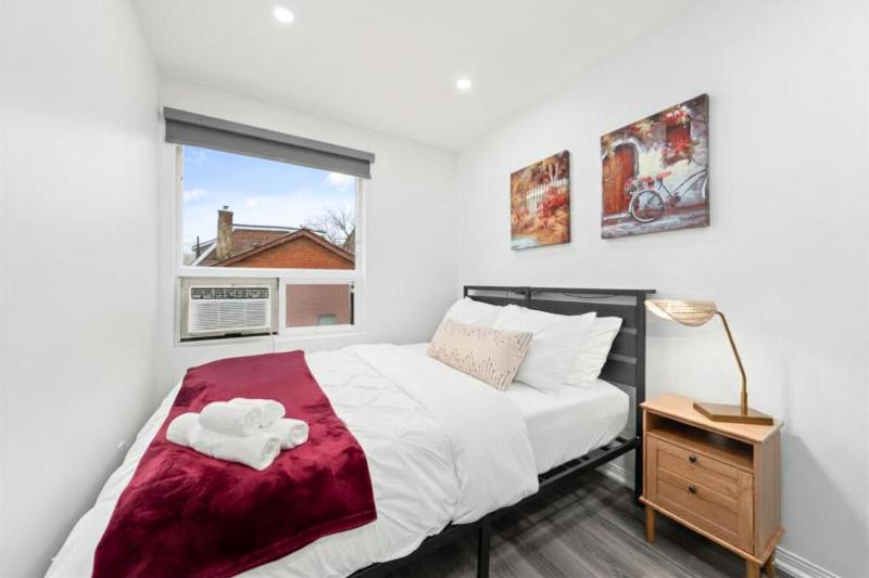 Casa Hotels College Modern Suite Near Dufferin Grove Transit Line - image 13