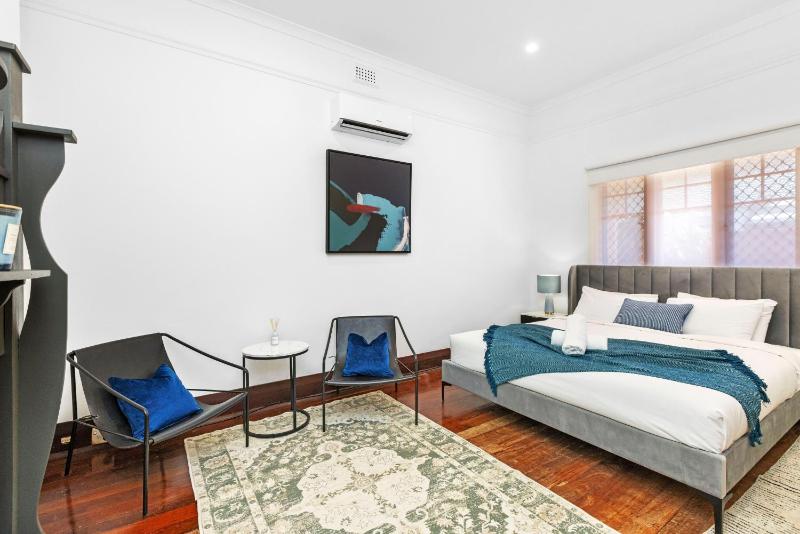 North Perth 3BR Home Steps To Hyde Park & Dining - image 10