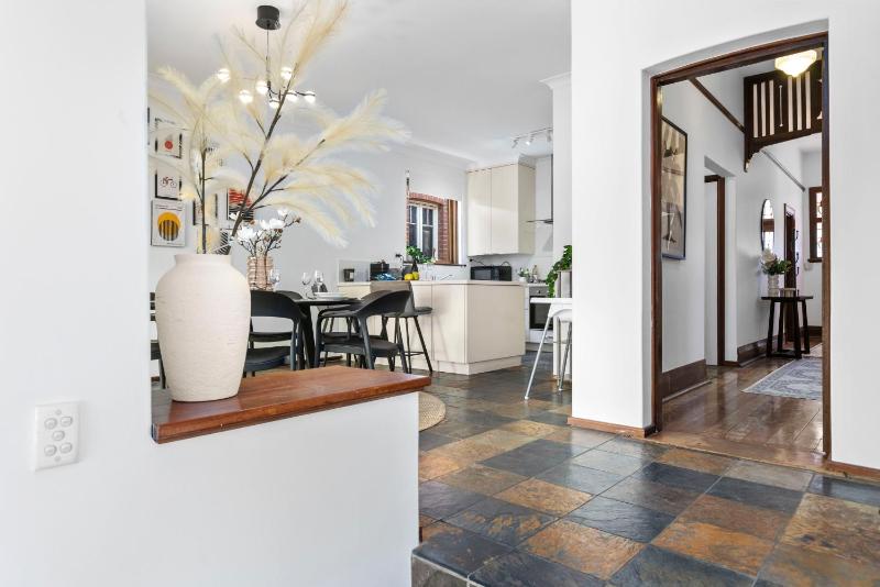 North Perth 3BR Home Steps To Hyde Park & Dining - image 15