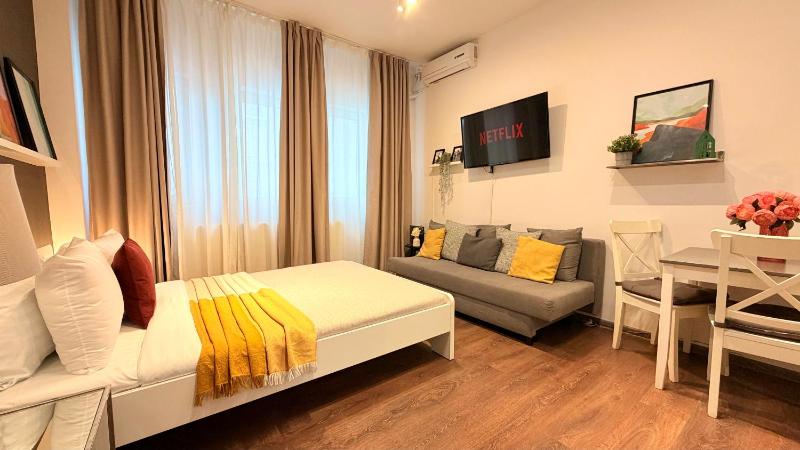 Boutique Studios in Historic Old Town - Smardan Street - image 15