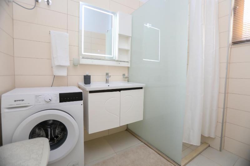 aysel apartament 1 lungomare - image 9