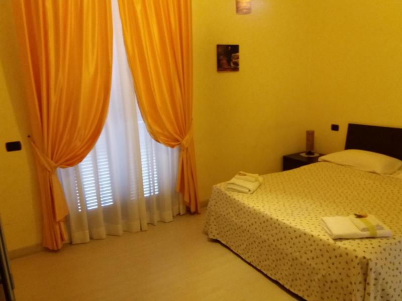 Double Room image 4