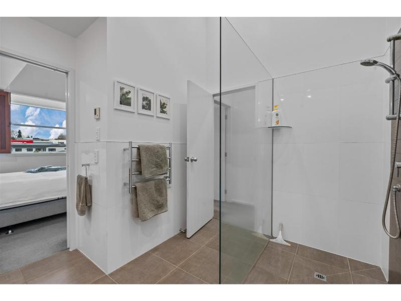 Lakeview Luxury - Taupo Holiday Apartment - image 6