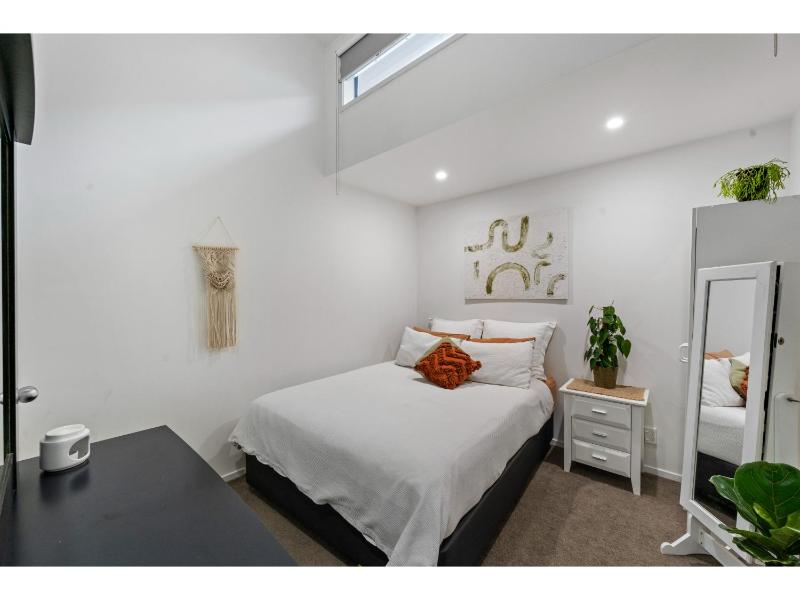 Lakeview Luxury - Taupo Holiday Apartment - image 11