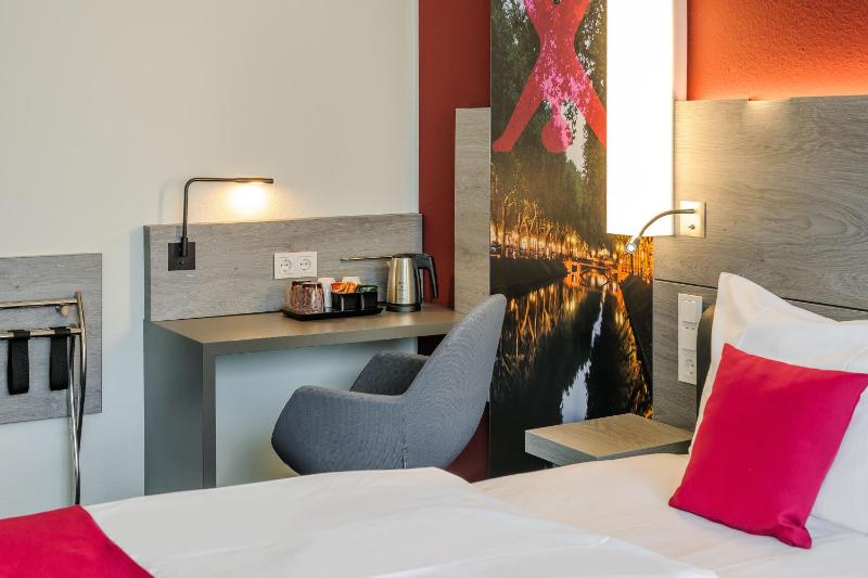Standard Single Room image 2