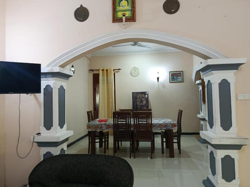 New Yelly House - image 13