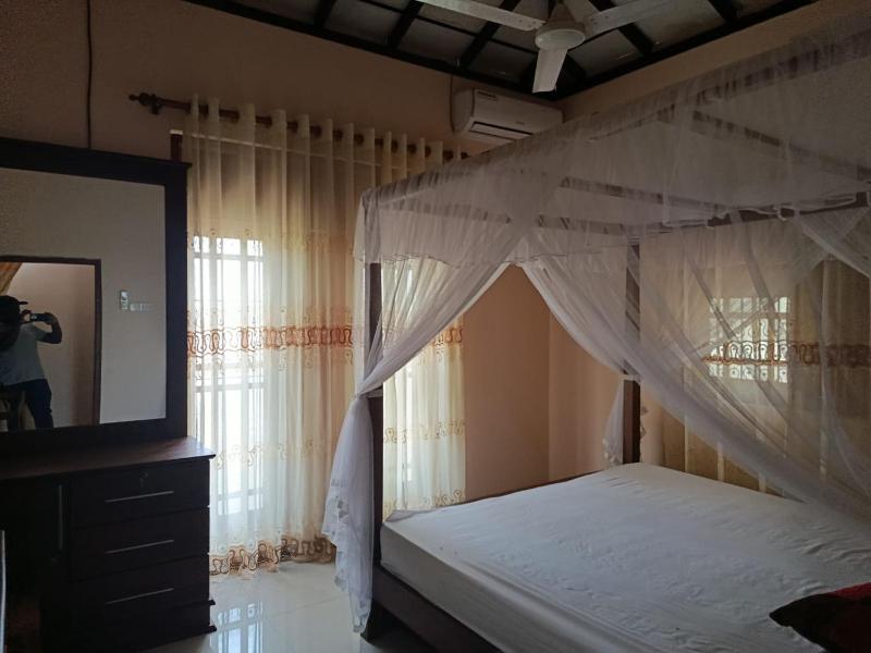 New Yelly House - image 7
