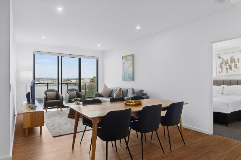 Newly Built 3 Bed Apartment with Onsite Parking - image 14