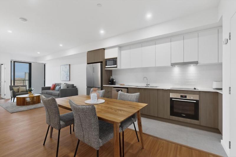 Newly Built Apartment with Private Parking - image 5