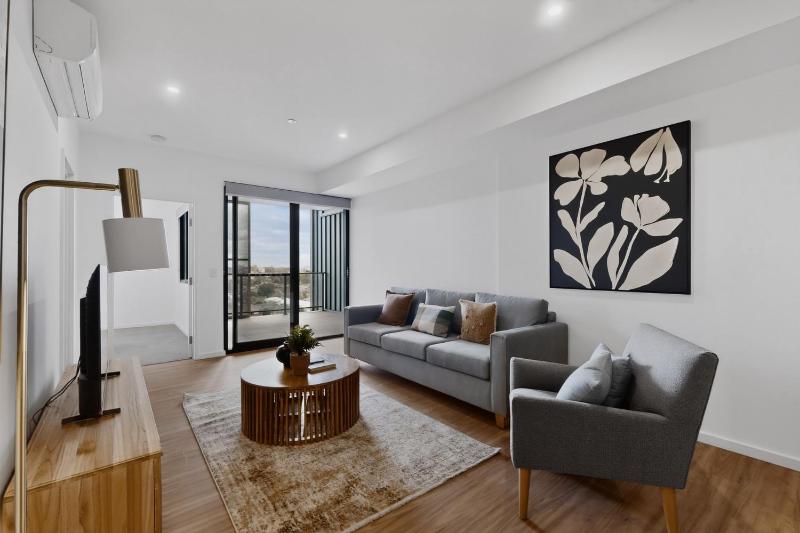 Stylish New Apartment with Modern Appliances - image 1