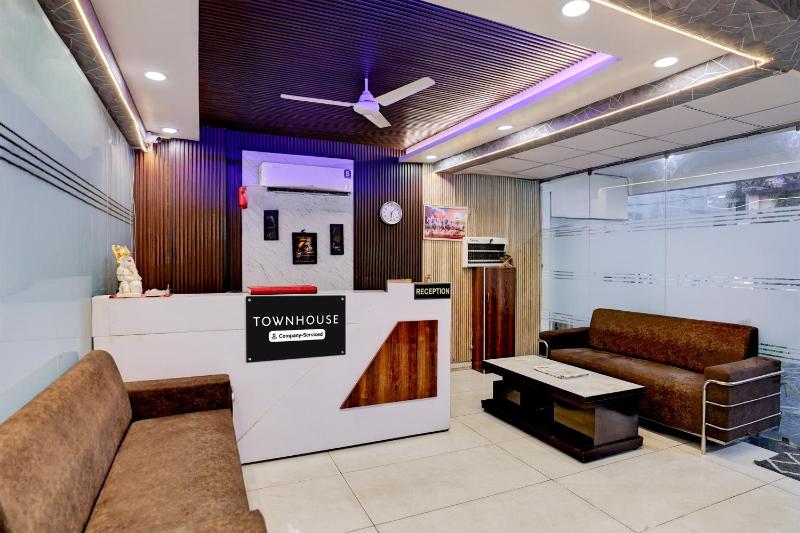 Super Townhouse Noida Sector 70 Formerly Palm Paradise - image 11