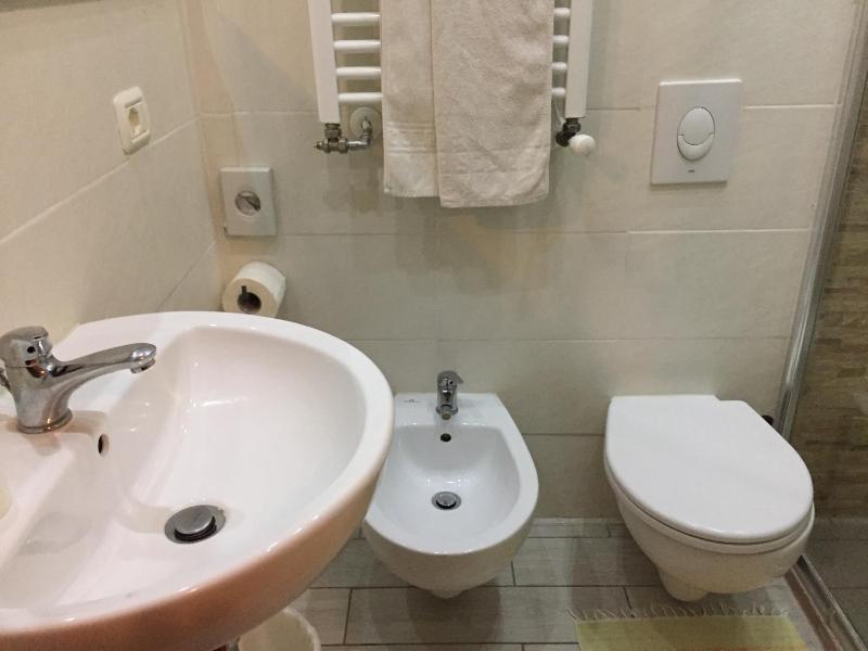 Economy Double or Twin Room image 3