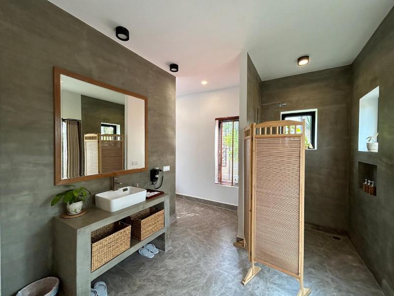 Private Bungalow Large Salt Water Pool & Jacuzzi Super Fast WIFI 100Mbps - image 3