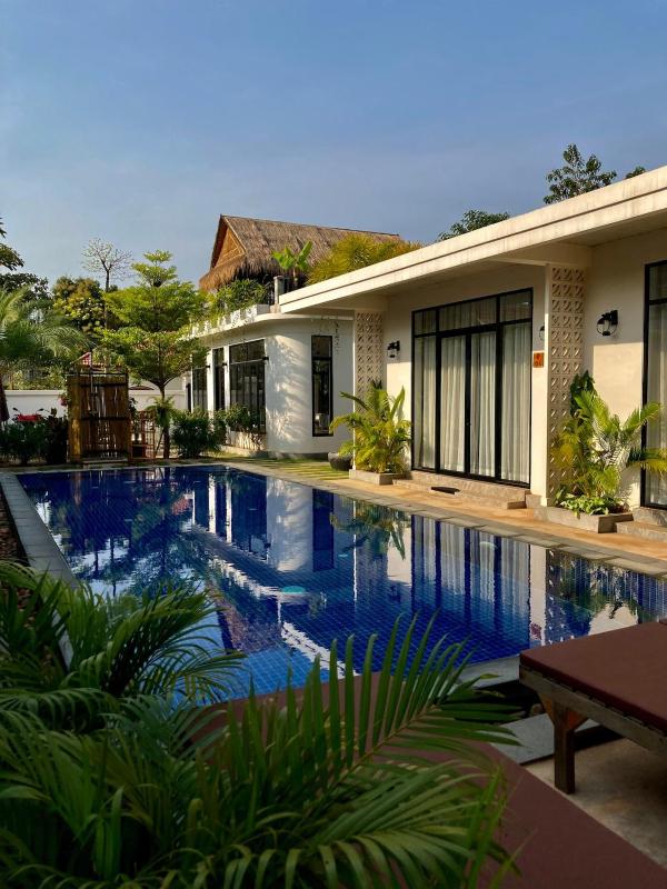 Private Bungalow Large Salt Water Pool & Jacuzzi Super Fast WIFI 100Mbps - image 4