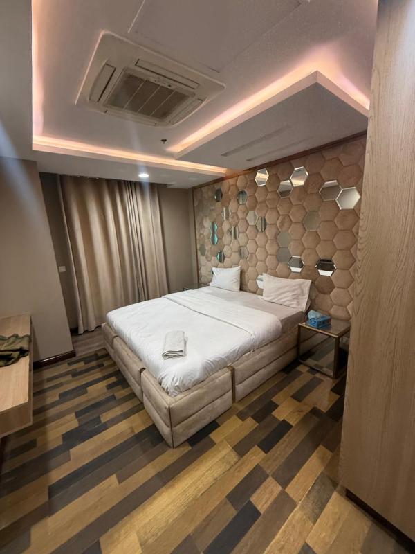 Heritage Royale Suites - Gold Crest Mall Defence DHA P4 LHR - image 11