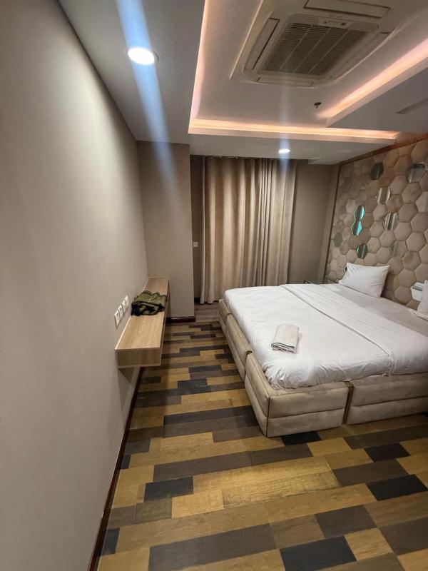 Heritage Royale Suites - Gold Crest Mall Defence DHA P4 LHR - image 2