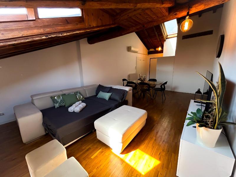 [Loft mansardato] sullo skyline di Bergamo - image 22