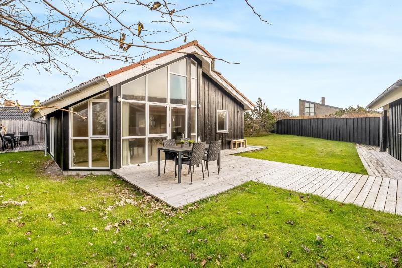 Lovely Holiday Home With Sauna Located 200 Meters From The North Sea In Klitmøller - image 10