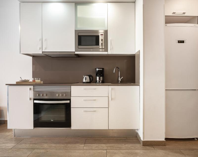 Feelathome Plaza Apartments - image 2