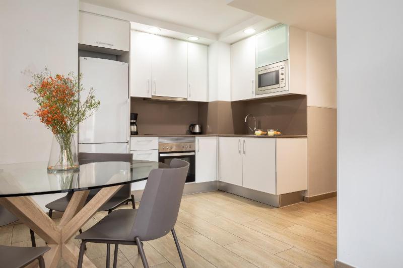 Feelathome Plaza Apartments - image 6