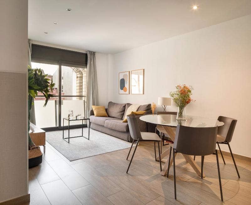 Feelathome Plaza Apartments - image 14