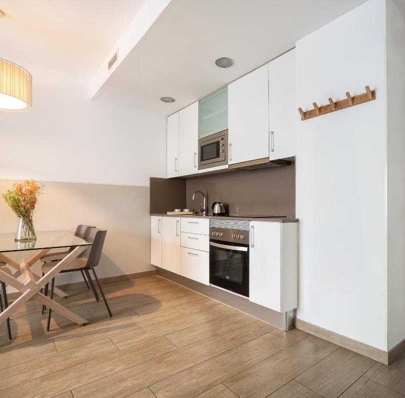 Feelathome Plaza Apartments - image 7